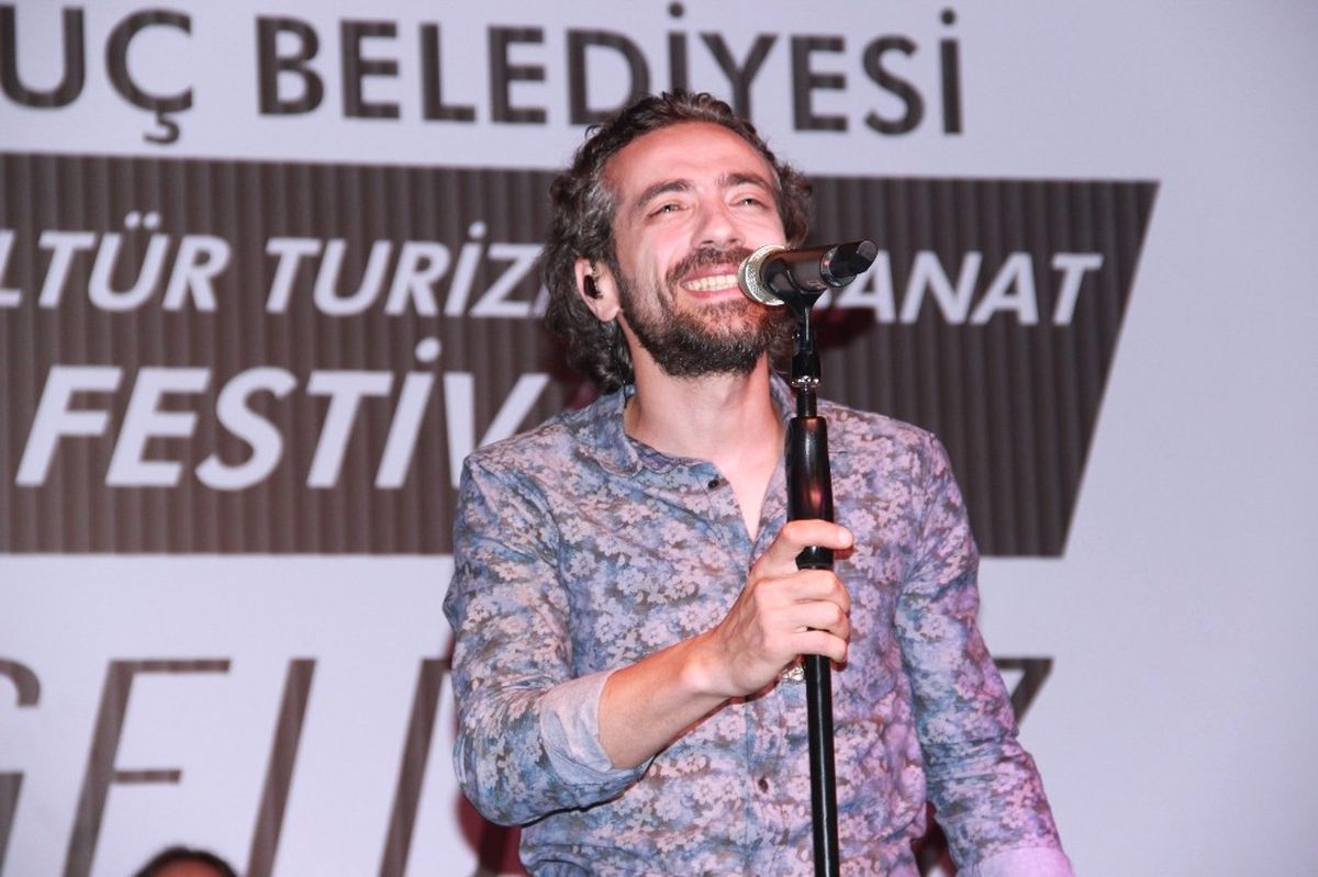 Gülüç'te Resul Dindar Hayranlarını Coşturdu