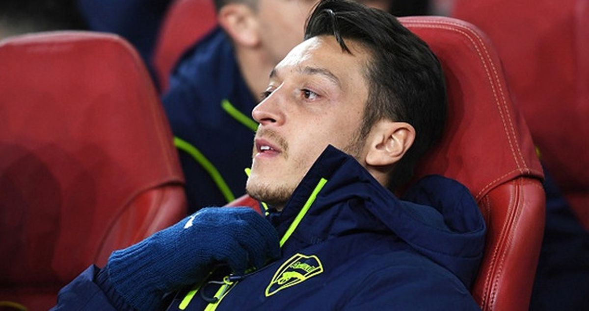 Mesut Özil, Fenerbahçe'nin İstediği Lucas Perez'i İkna Etmeye Çalışıyor
