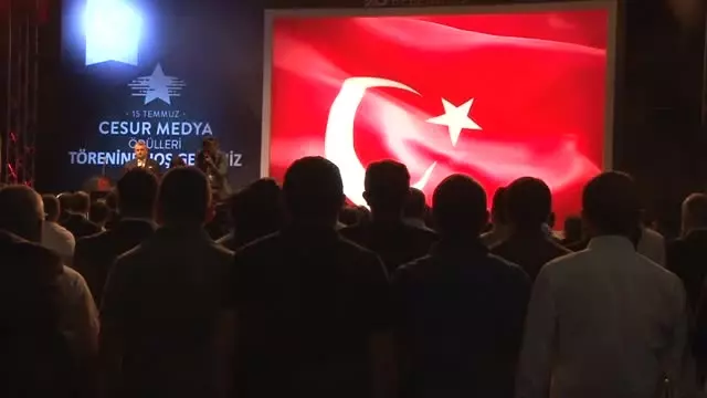 15 Temmuz Darbe Girişiminin Cesur Gazetecileri Ödüllendirildi 15 Temmuz Darbe Girişiminin Cesur Gazetecileri Ödüllendirildi