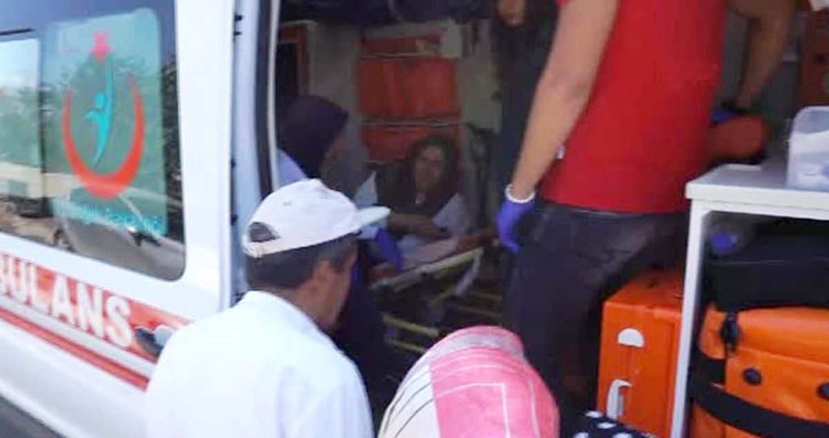 Elektrik Kontağından Yangın Çıktı! Evini Yanarken Gören Kadın Fenalık Geçirdi
