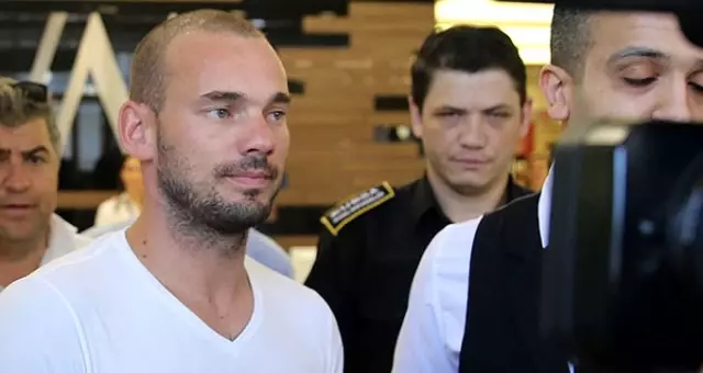 Galatasaraylı Sneijder: Formamı Belhanda'ya Veren Tudor'a Saygı Duyuyorum