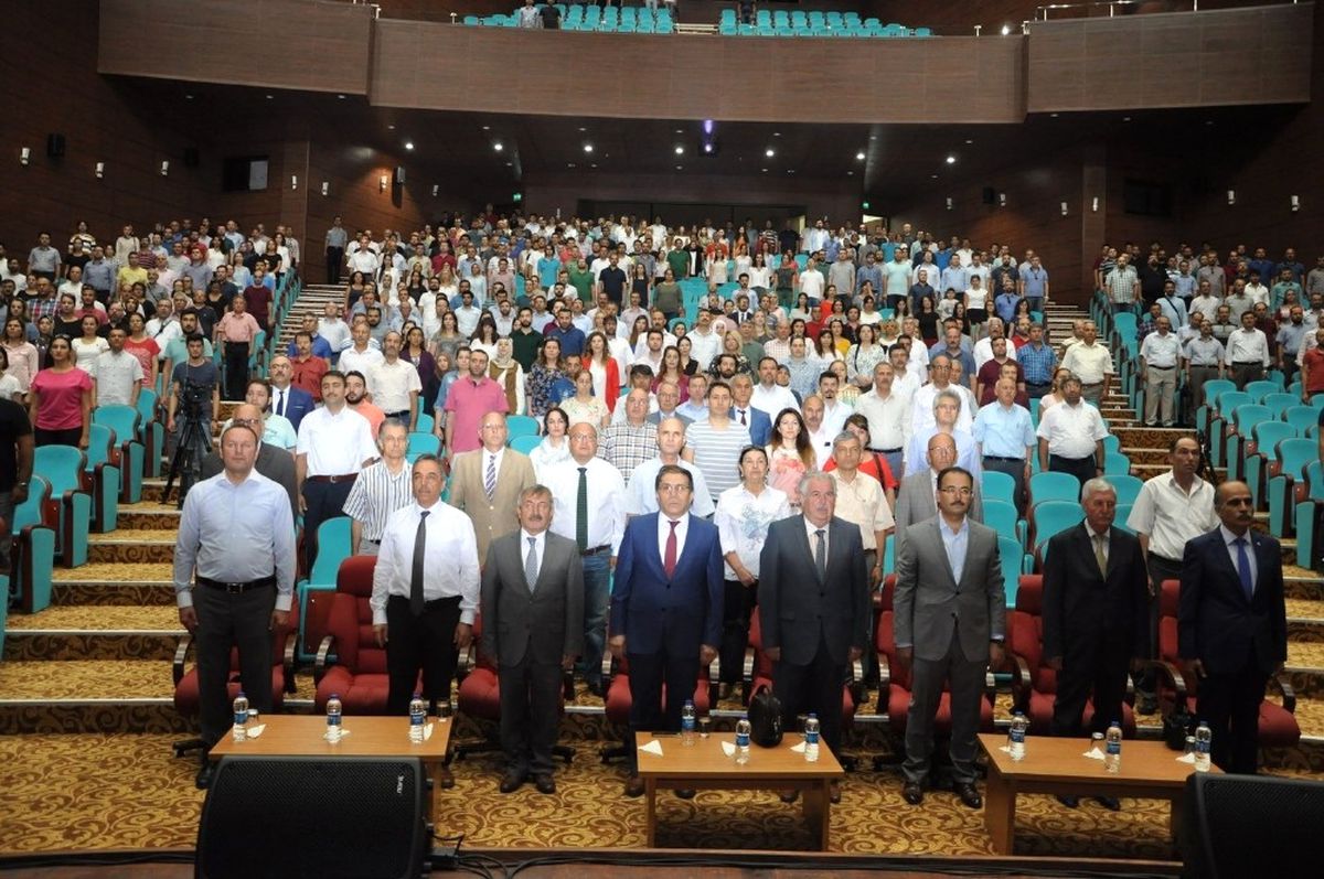 Uşak Üniversitesi 15 Temmuz Şehitlerini Anma Etkinliği Düzenledi