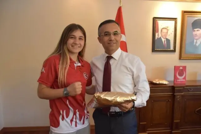 Vali Çeber, Avrupa İkincisi Çağla Aluç'u Kabul Etti.