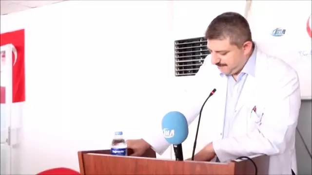15 Temmuz Gecesi Yaralı Özel Hareket Polislerinin Getirildiği Hastane Şehitleri Andı 15 Temmuz Gecesi Yaralı Özel Hareket Polislerinin Getirildiği Hastane Şehitleri Andı