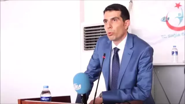 15 Temmuz Gecesi Yaralı Özel Hareket Polislerinin Getirildiği Hastane Şehitleri Andı 15 Temmuz Gecesi Yaralı Özel Hareket Polislerinin Getirildiği Hastane Şehitleri Andı