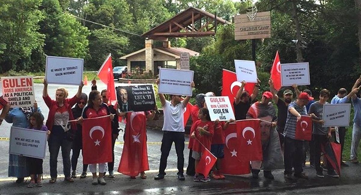 15 Temmuz'un Yıl Dönümünde Pensilvanya'da FETÖ Elebaşına İhanetini Haykırdılar