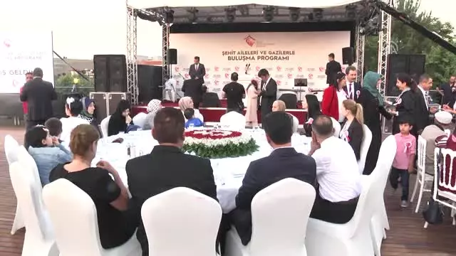 Bakan Kaya Şehit Yakınları ve Gazilerle Buluştu (1) Bakan Kaya Şehit Yakınları ve Gazilerle Buluştu (1)