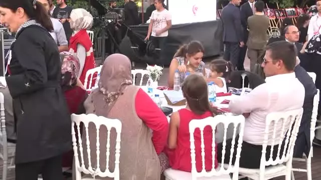Bakan Kaya Şehit Yakınları ve Gazilerle Buluştu (1) Bakan Kaya Şehit Yakınları ve Gazilerle Buluştu (1)