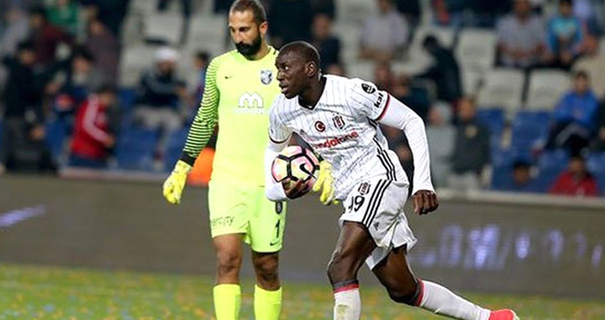 Beşiktaş, Demba Ba'dan 'Stres Kırığı' Nedeniyle Vazgeçti