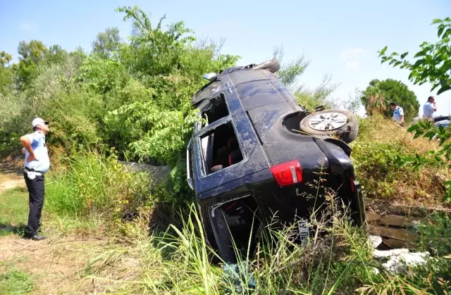 Manavgat'ta Tur Minibüsü Şarampole Uçtu: 9 Yaralı Manavgat'ta Tur Minibüsü Şarampole Uçtu: 9 Yaralı