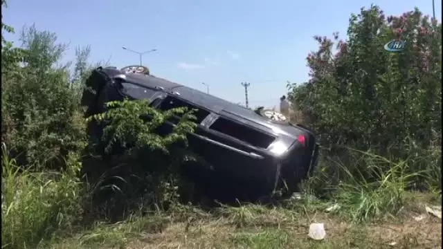 Manavgat'ta Tur Minibüsü Şarampole Yuvarlandı: 9 Yaralı Manavgat'ta Tur Minibüsü Şarampole Yuvarlandı: 9 Yaralı