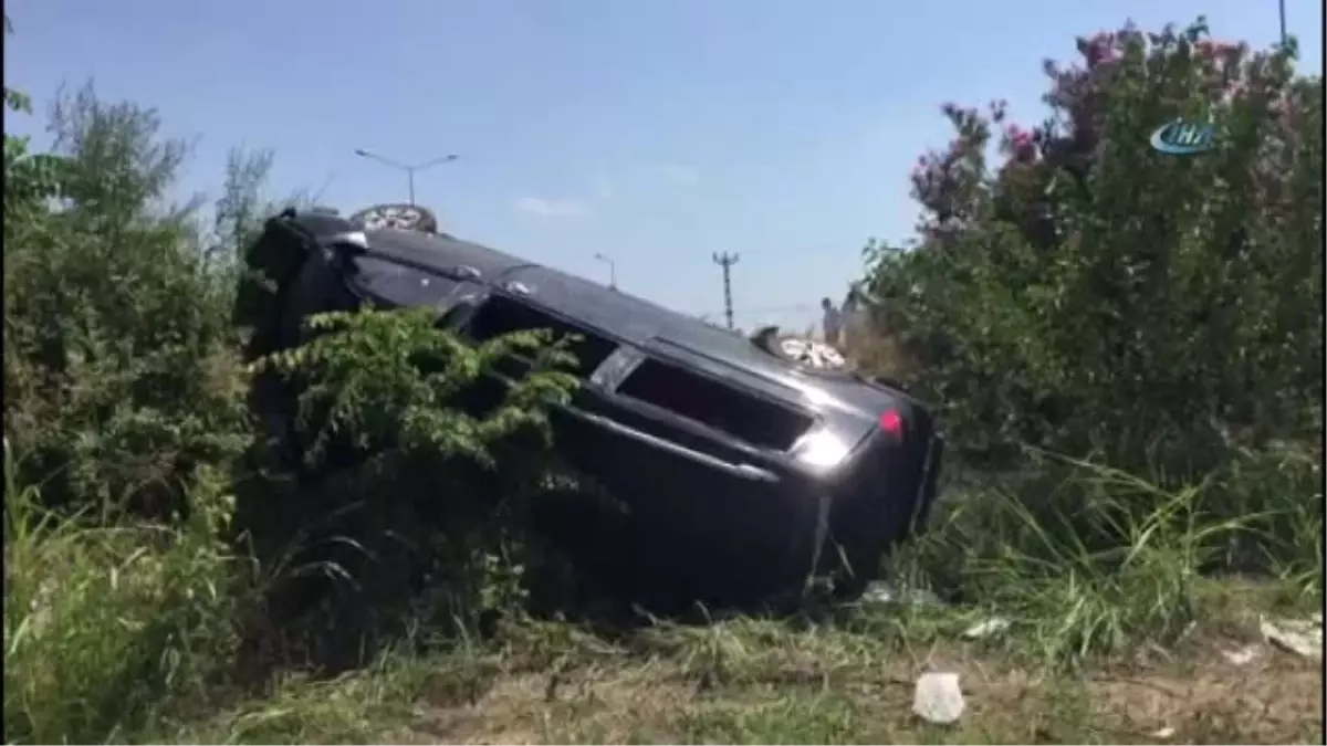 Manavgat'ta Tur Minibüsü Şarampole Yuvarlandı: 9 Yaralı