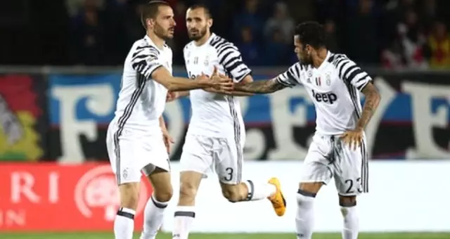Mandzukic: Bonucci, Dani Alves'in Boğazını Sıkıp Bacaklarını Kıracağını Söyledi