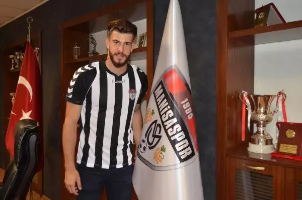 Manisaspor'da Zahit ve Kaleci Göktuğ İmzaladı