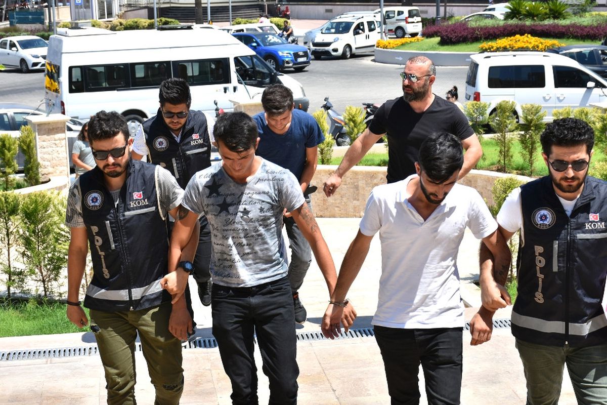Sabıkalı 3 Suç Makinesi, Sahte Paralarla Tatil Yaparken Yakalandı