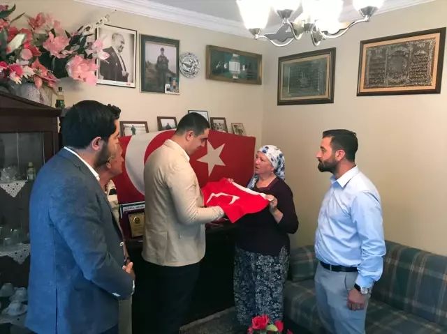 Şehit Kula'nın Ailesinden Cumhurbaşkanına Türk Bayrağı