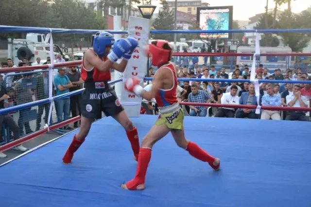 Tatvan'da Muaythai - Kickboks Şampiyonası Düzenlendi