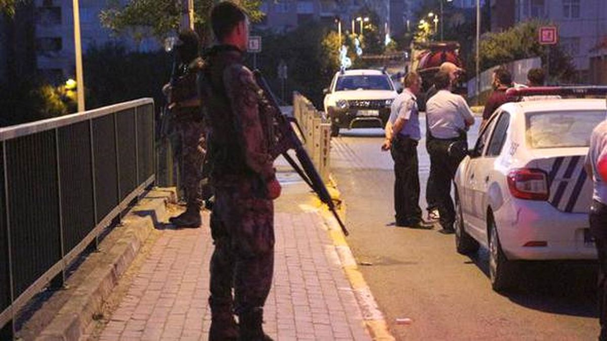 Tuzla'da Polise Silahlı Saldırı: 1 Polis Şehit