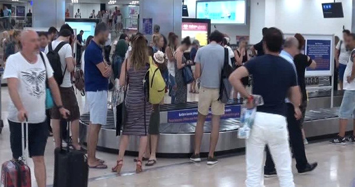 'Valizim Kayıp' Dedi, Başkasının Valizini Alarak Havalimanından Ayrıldı