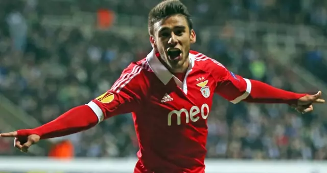 3 Büyükler, Eduardo Salvio İçin Benfica'yla Görüşüyor