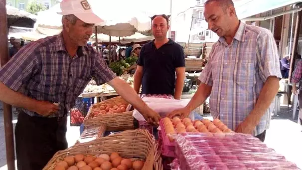 50 Tavukla Başladı, Şimdi 8 Bin Metrekarelik Çiftlik Sahibi Oldu