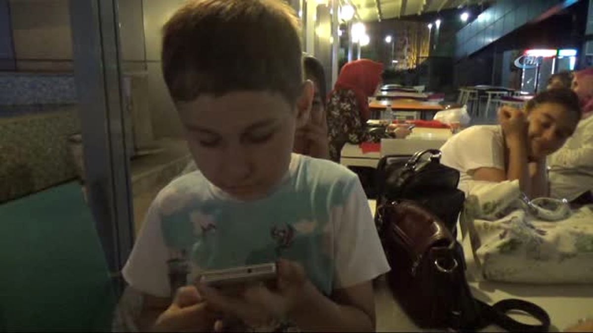 Minikler Telefonda Erdoğan'ın Sesi ile Karşılaşınca 'Tayyip Amca' Diye Bağırdı