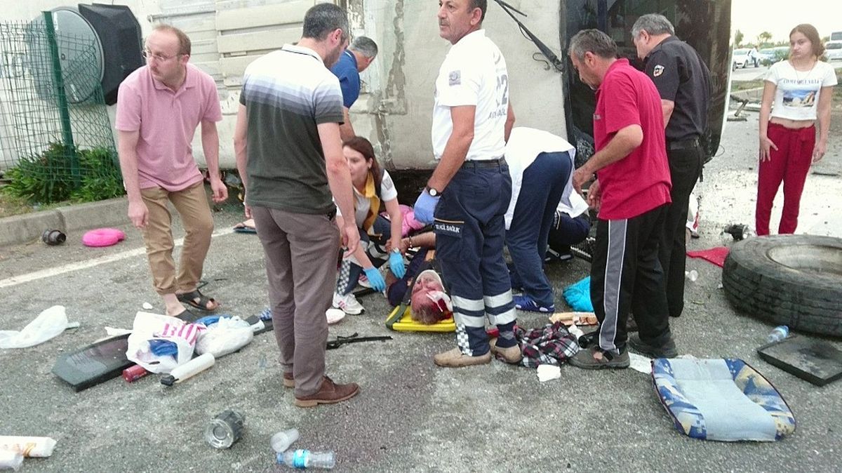 Giresun'da Trafik Kazası: 23 Yaralı
