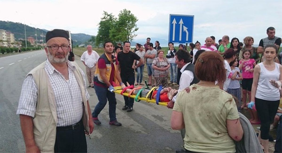 Giresun'da Trafik Kazası: 23 Yaralı
