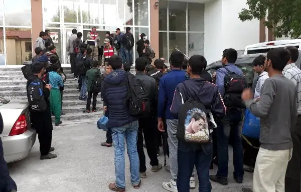 Kaçak Göçmenler Arızalanan Otobüste Yakalandı