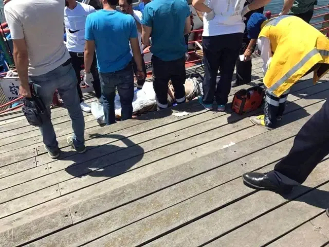 Kocaeli'de Denizde Erkek Cesedi Bulundu