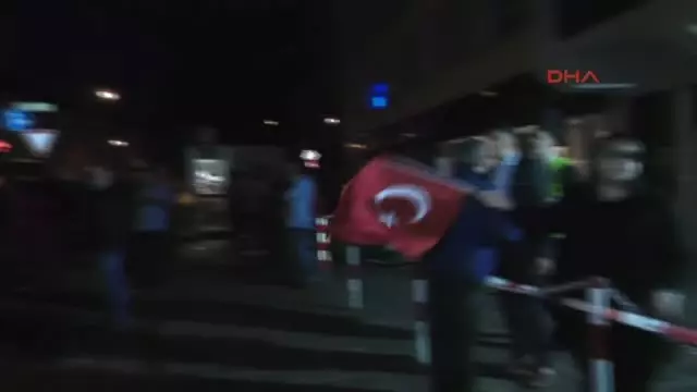 Nürnberg'de Demokrasi ve Milli Birlik Coşkusu Nürnberg'de Demokrasi ve Milli Birlik Coşkusu