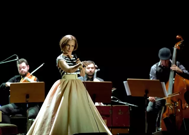 Sertab Erener Çeşme'yi Salladı