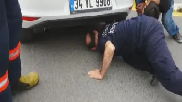Bağcılar'da Hastane Bahçesinde Kedi Kurtarma Operasyonu