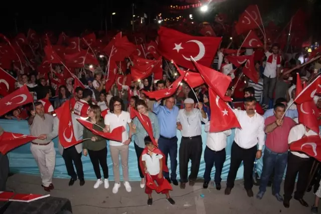 Güneydoğu'da Onbinler Demokrasi Nöbetinde Buluştu