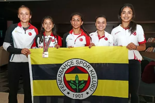 Milli Atletler Yurda Döndü