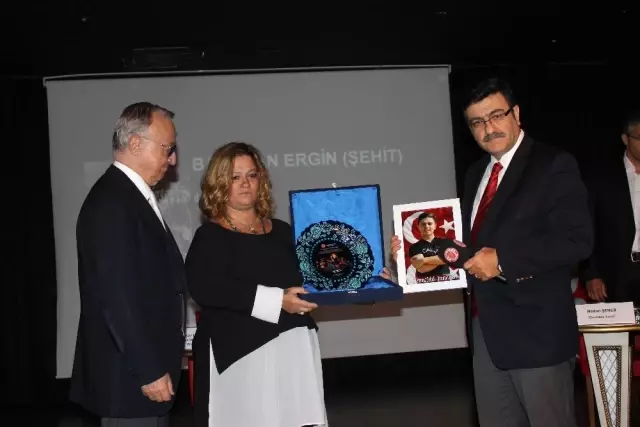Prof. Dr. Hacısalihoğlu: '15 Temmuz'u Unutursak Kalbimiz Kurusun' Prof. Dr. Hacısalihoğlu: '15 Temmuz'u Unutursak Kalbimiz Kurusun'