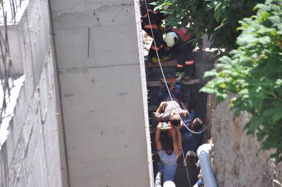 15 Metre Yükseklikten Aşağı Düşen İnşaat İşçisi Tedavi Altına Alındı.