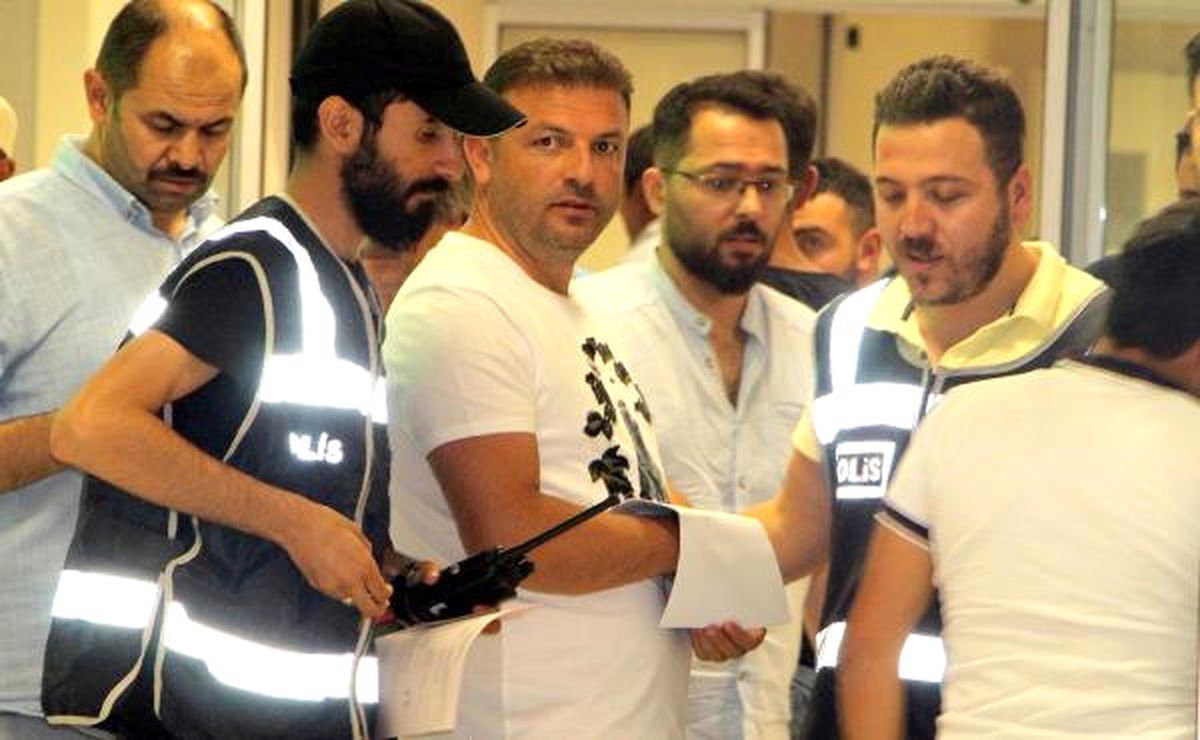 Çete Lideri, Ağaçtan Düşen Babasını Almak İçin Özel Uçakla Geldiği Havalimanında Yakalandı