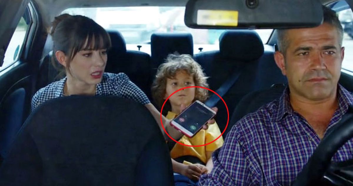 'Dolunay' Dizisinde Telefon Konuşma Sahnesindeki Hata Dikkatlerden Kaçmadı