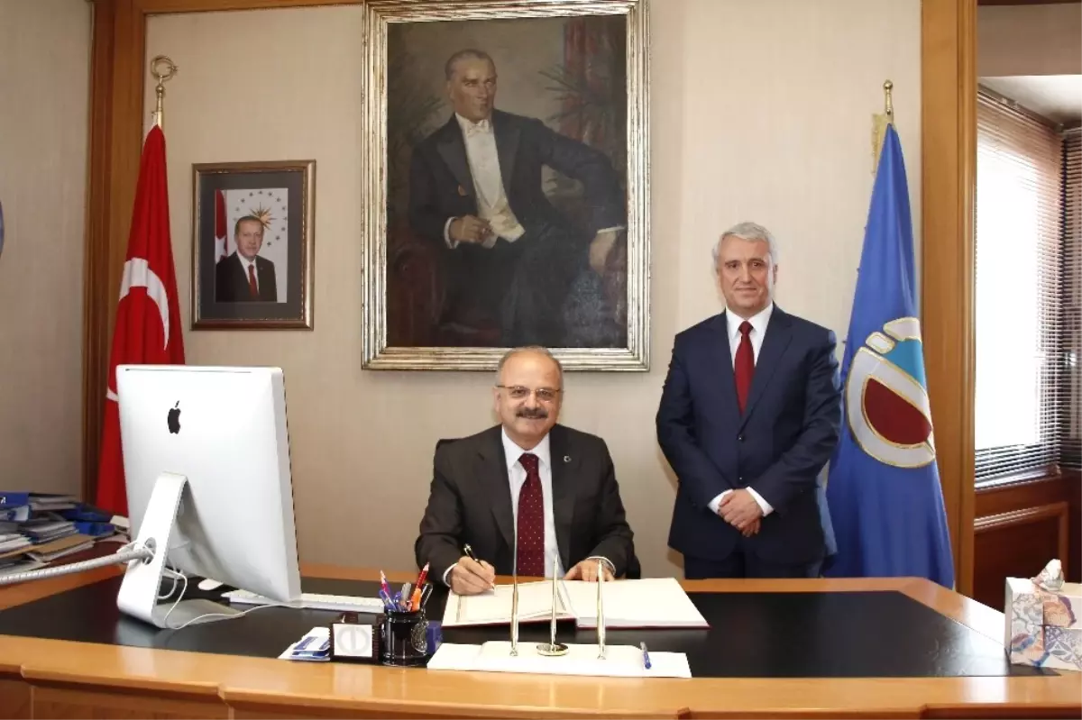 Eskişehir Valisi Çakacak, Rektör Gündoğan'ı Ziyaret Etti