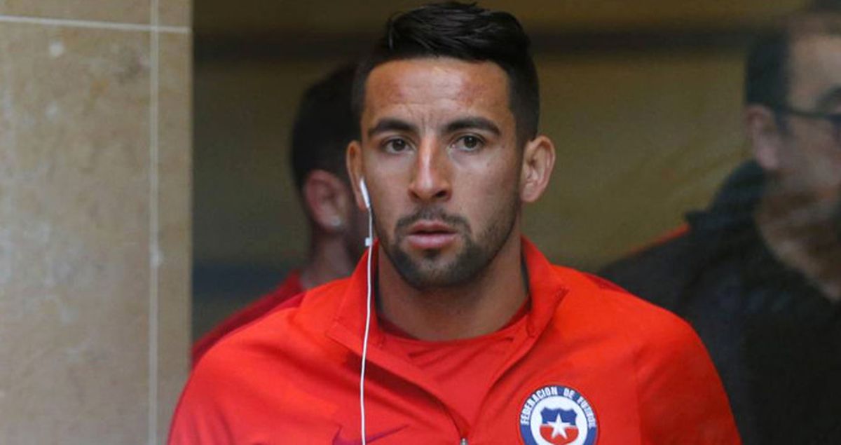 Fenerbahçe, Mauricio Isla'ya 3 Yıllık İmza Attırdı