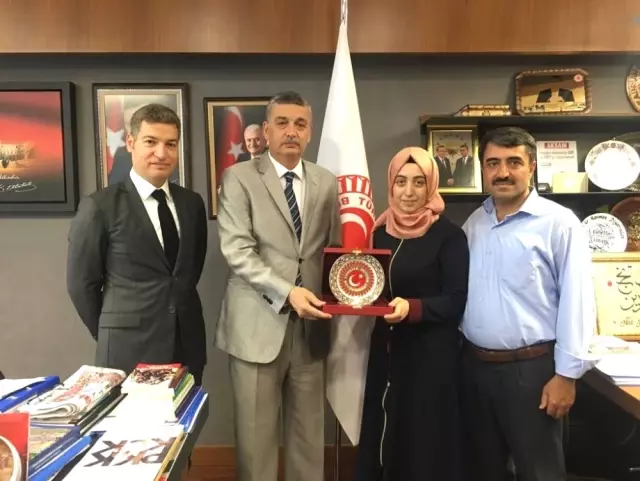 TBMM İçişleri Komisyonu Başkanı Güvenç, Lys Birincisi Beyza Gürbüz'ü Ağırladı TBMM İçişleri Komisyonu Başkanı Güvenç, Lys Birincisi Beyza Gürbüz'ü Ağırladı