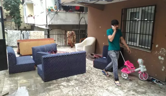 Zihinsel Engelli Oğluyla Yaşadığı Evi Su Bastı Haberler
