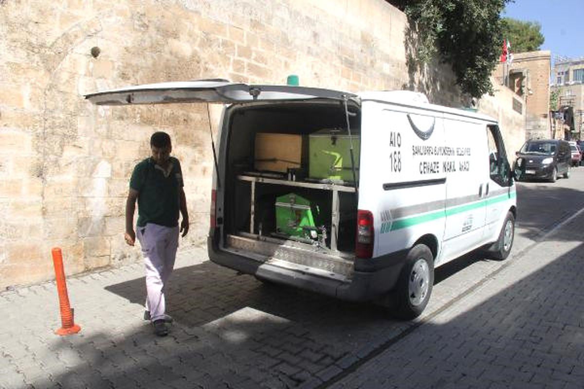 Şanlıurfa'da Vahşet! 17 Yaşındaki Genç Boğazı Kesilip Tarlaya Atıldı