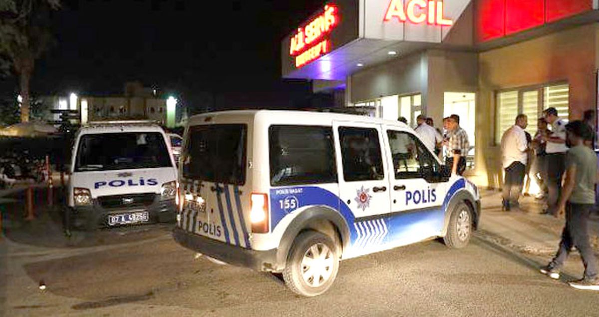 Kadın Polis Memuru 'Şaka Kurşununa' Kurban Gitti