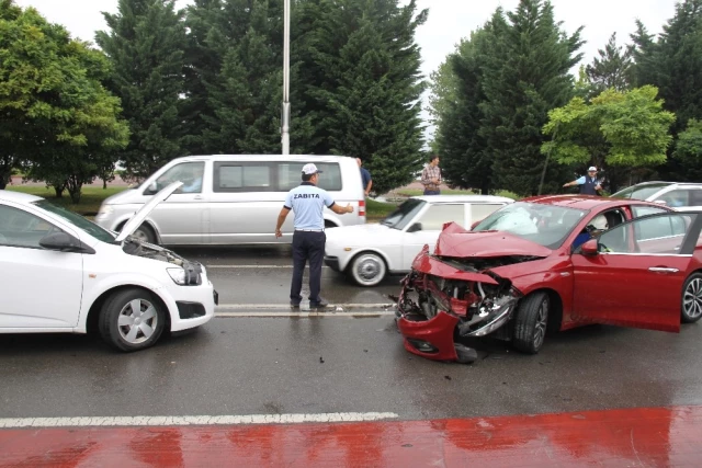Kocaeli'de Trafik Kazası: 2 Yaralı - Haberler