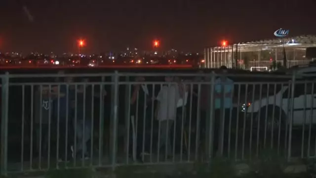 Kamyonet Sulama Kanalına Düştü, Kurtarılan Şoför Olay Yerinden Kaçtı