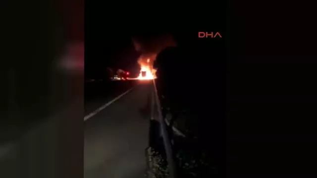 TEM Otoyolu'nda Alev Alev Yanan TIR Nedeniyle Kilometrelerce Araç Kuyruğu Oluştu