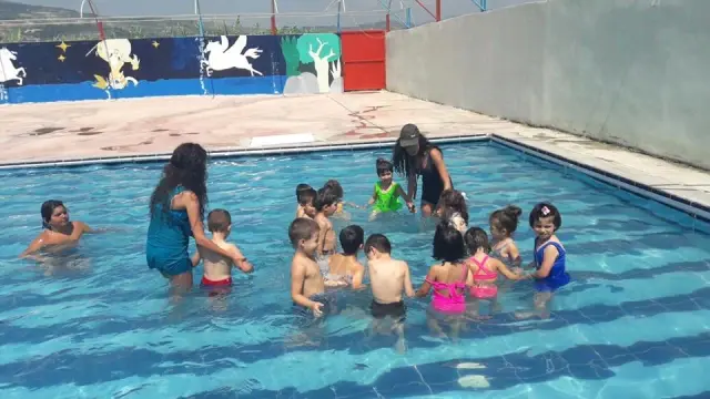 Samandağ Belediyesi Kreş ve Gündüz Bakımevinden Çocuklara Yüzme Dersi