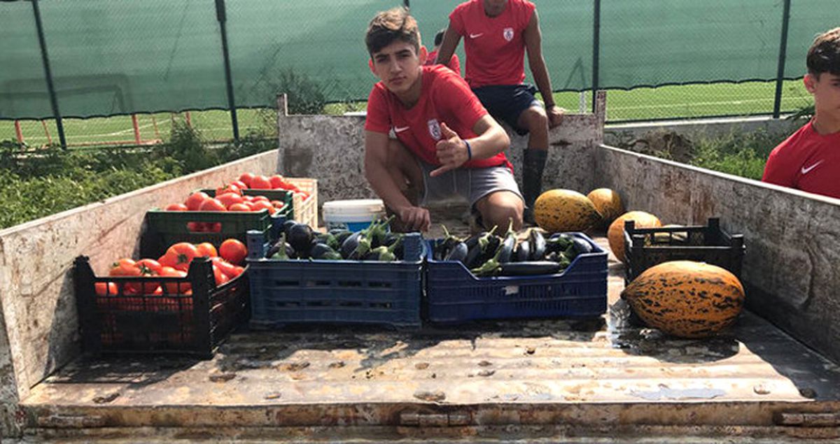 Türkiye'nin En Pahalı Futbolcusu Olan Cengiz Ünder, Altınordu Tarlasında Çalışmıştı